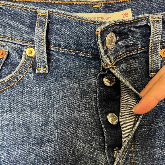 Levi's Wedgie Straight Crop Blue Jeans Distressed Raw Hem Button Fly EUC Size 28 - Picture 8 of 12